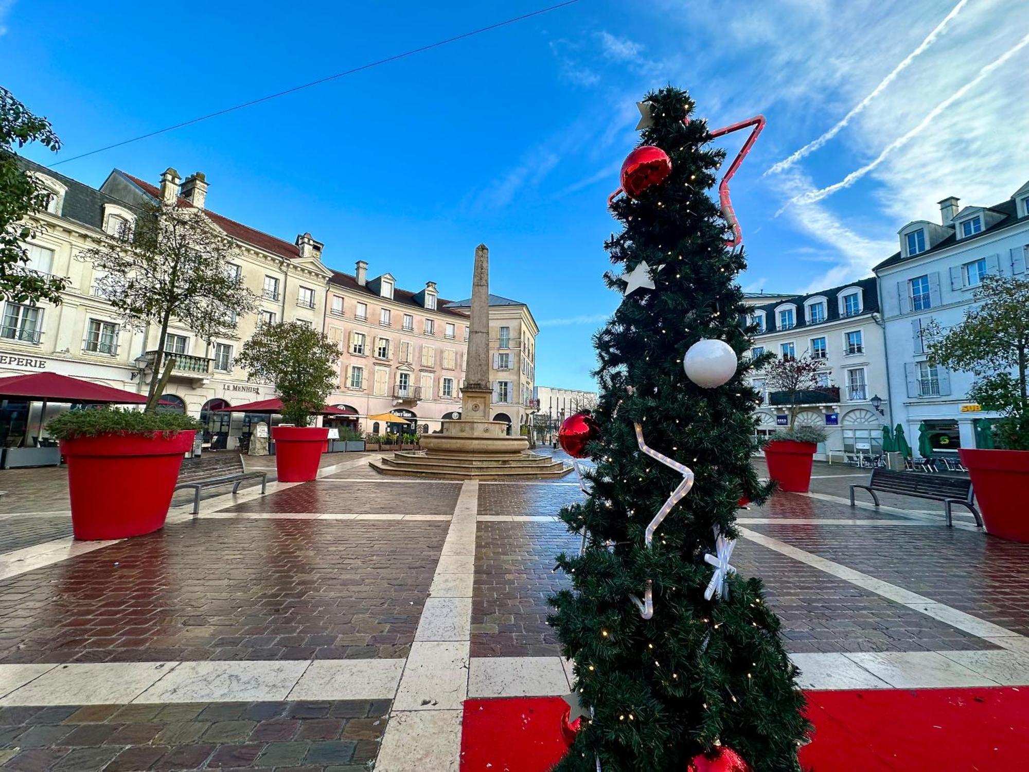 Appt Vue Place De Toscane - 4Min Disneyland-Paris Серрі Екстер'єр фото