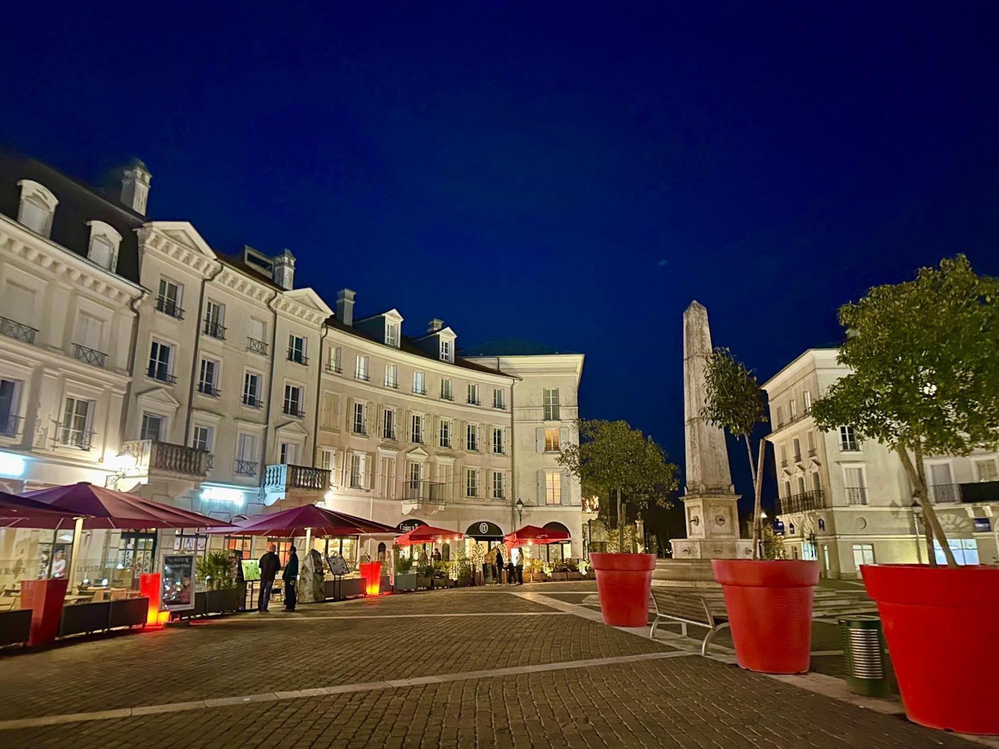 Appt Vue Place De Toscane - 4Min Disneyland-Paris Серрі Екстер'єр фото