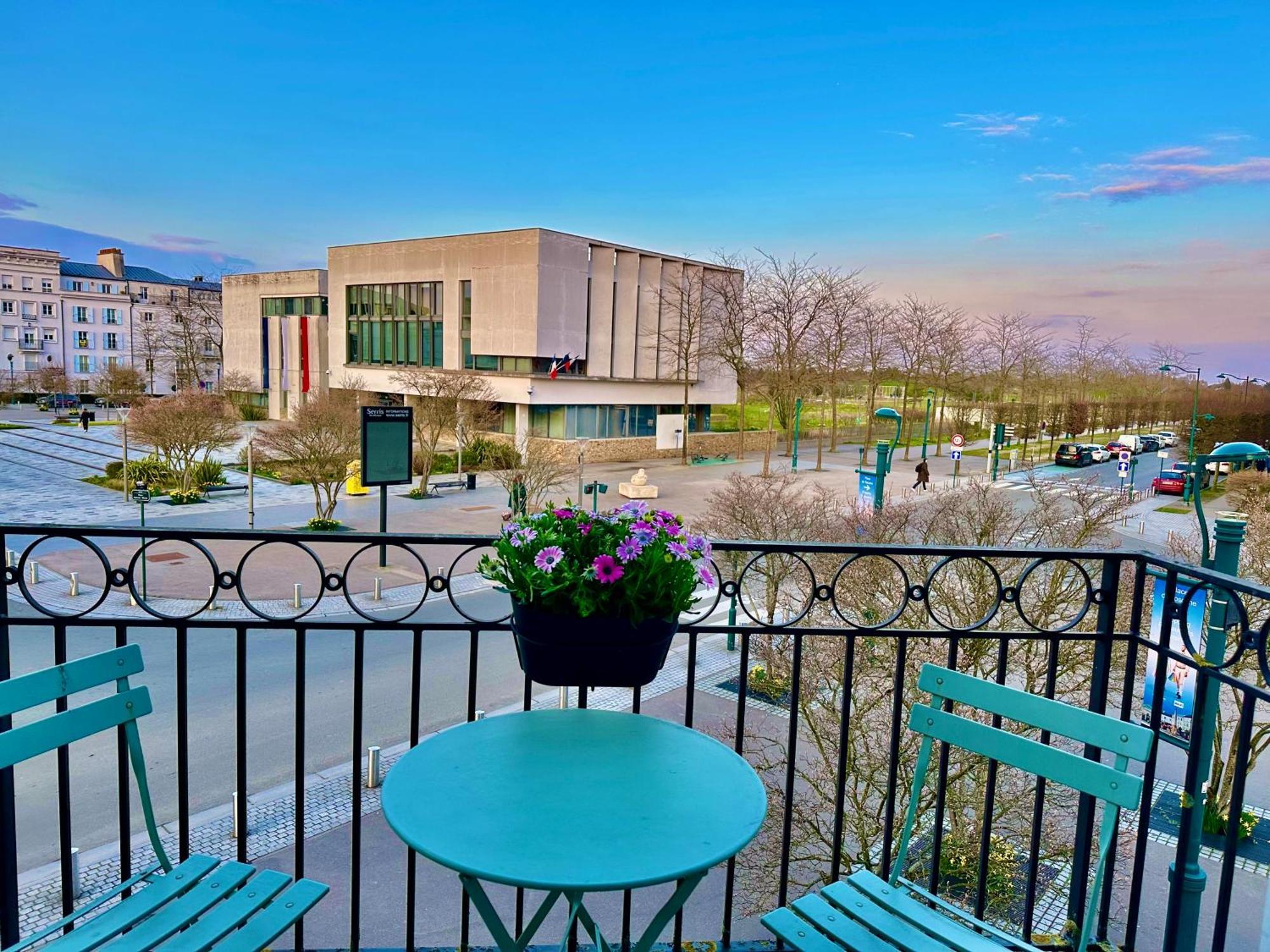 Appt Vue Place De Toscane - 4Min Disneyland-Paris Серрі Екстер'єр фото